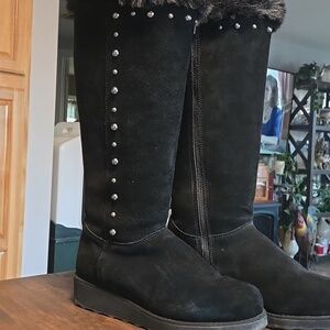 Bearpaw Black Suede Knee-High Boots with Never Wet Technology Womens Size 9 EUC